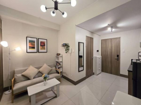 1BR Unit Condotel w Balcony FAME Residences -FM34
